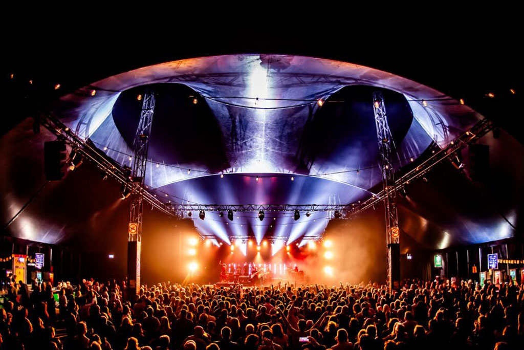 Feest in de tent